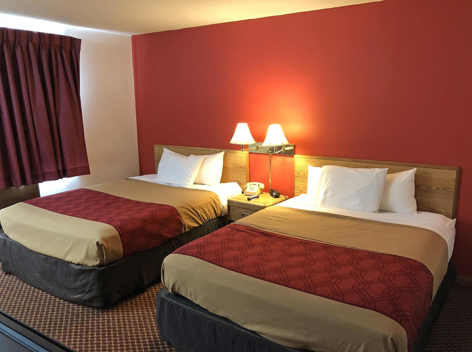 Travelodge By Wyndham Escanaba Buitenkant foto