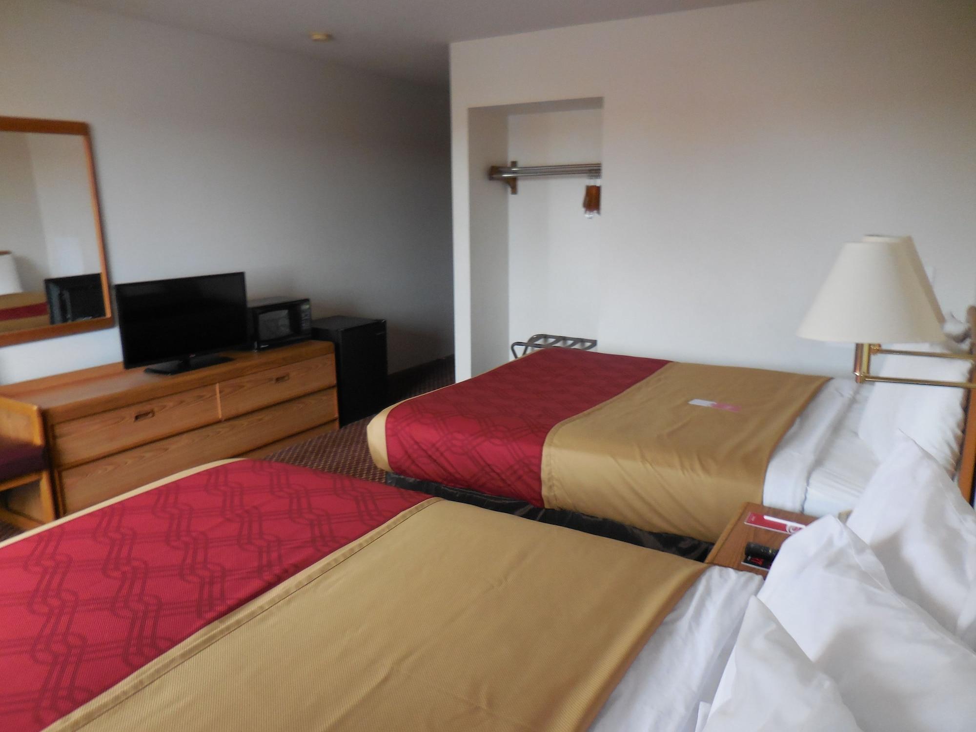 Travelodge By Wyndham Escanaba Buitenkant foto