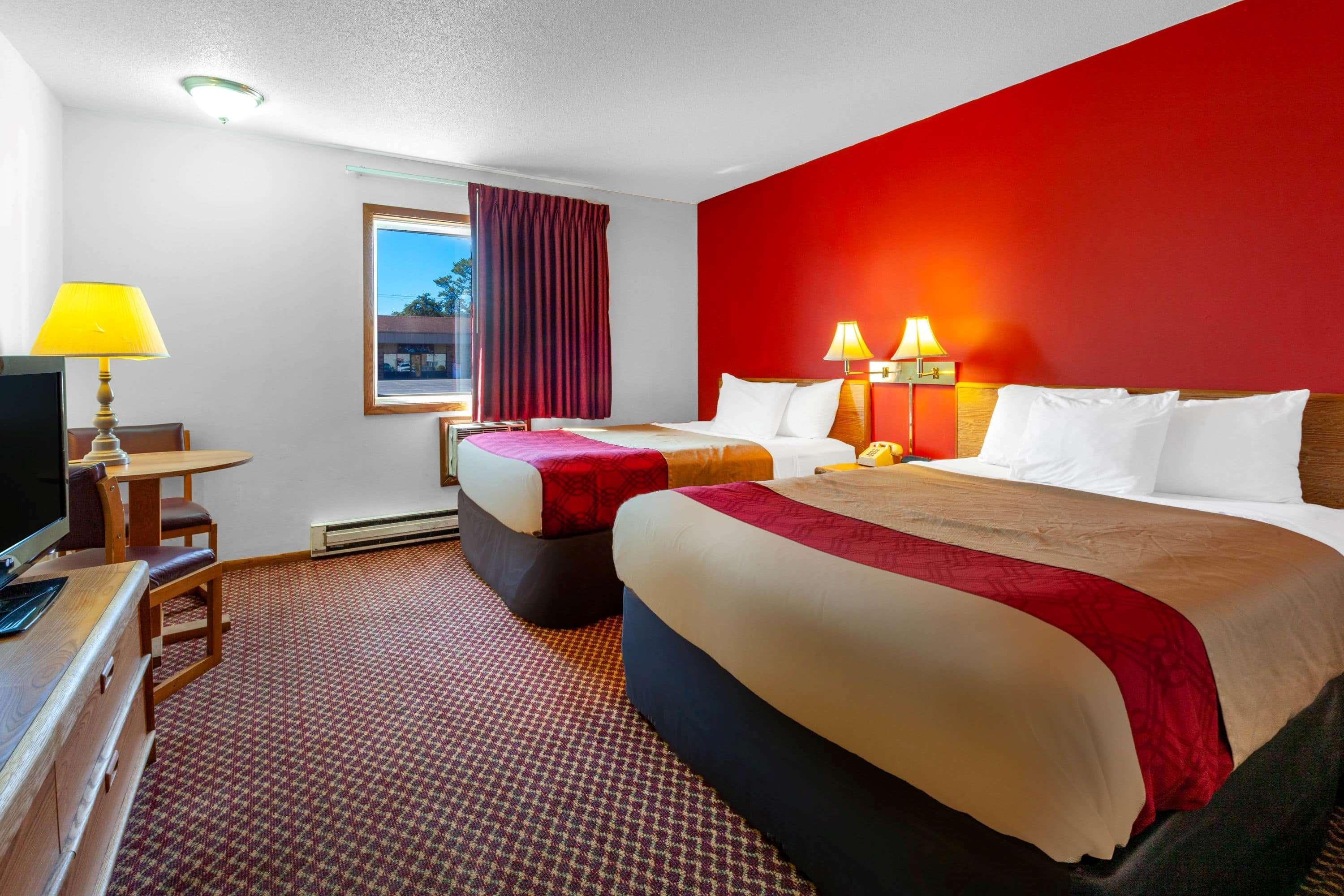 Travelodge By Wyndham Escanaba Buitenkant foto