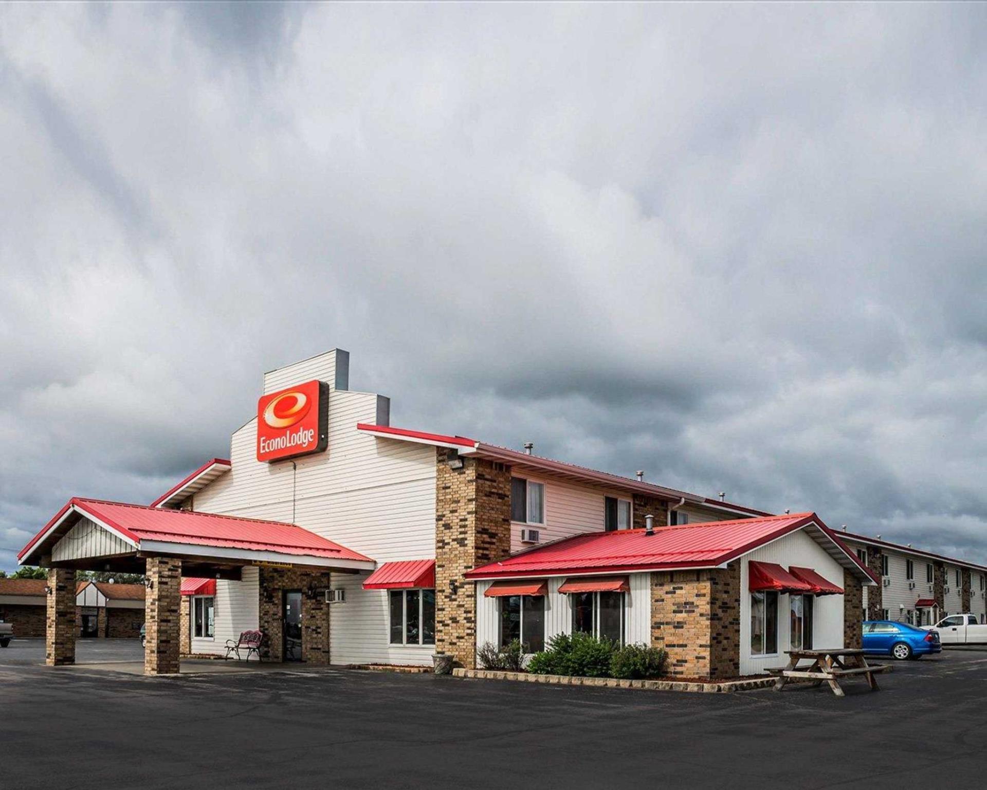 Travelodge By Wyndham Escanaba Buitenkant foto