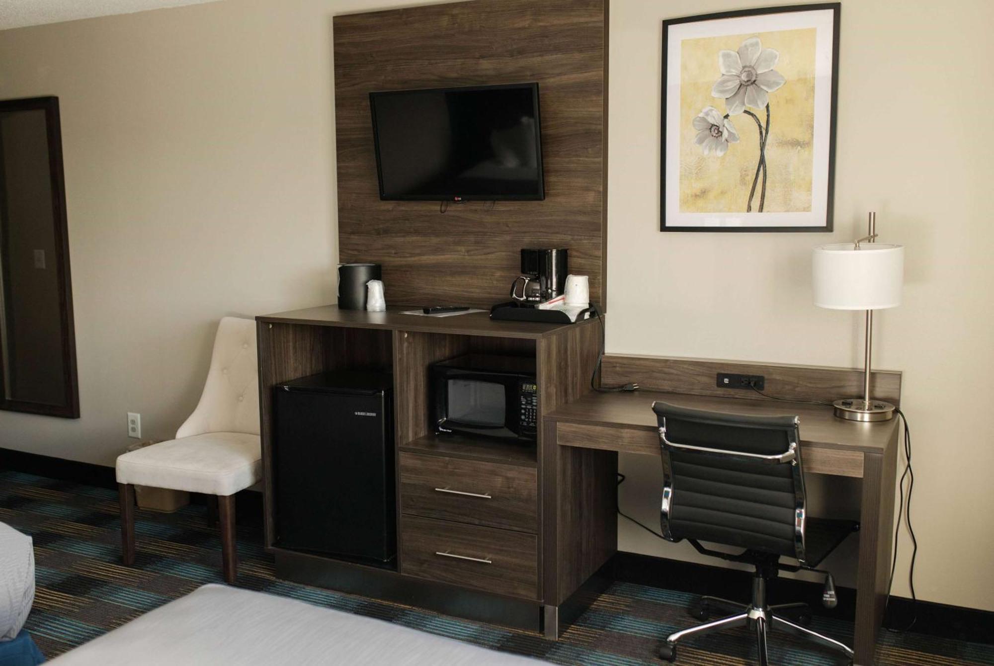 Travelodge By Wyndham Escanaba Buitenkant foto