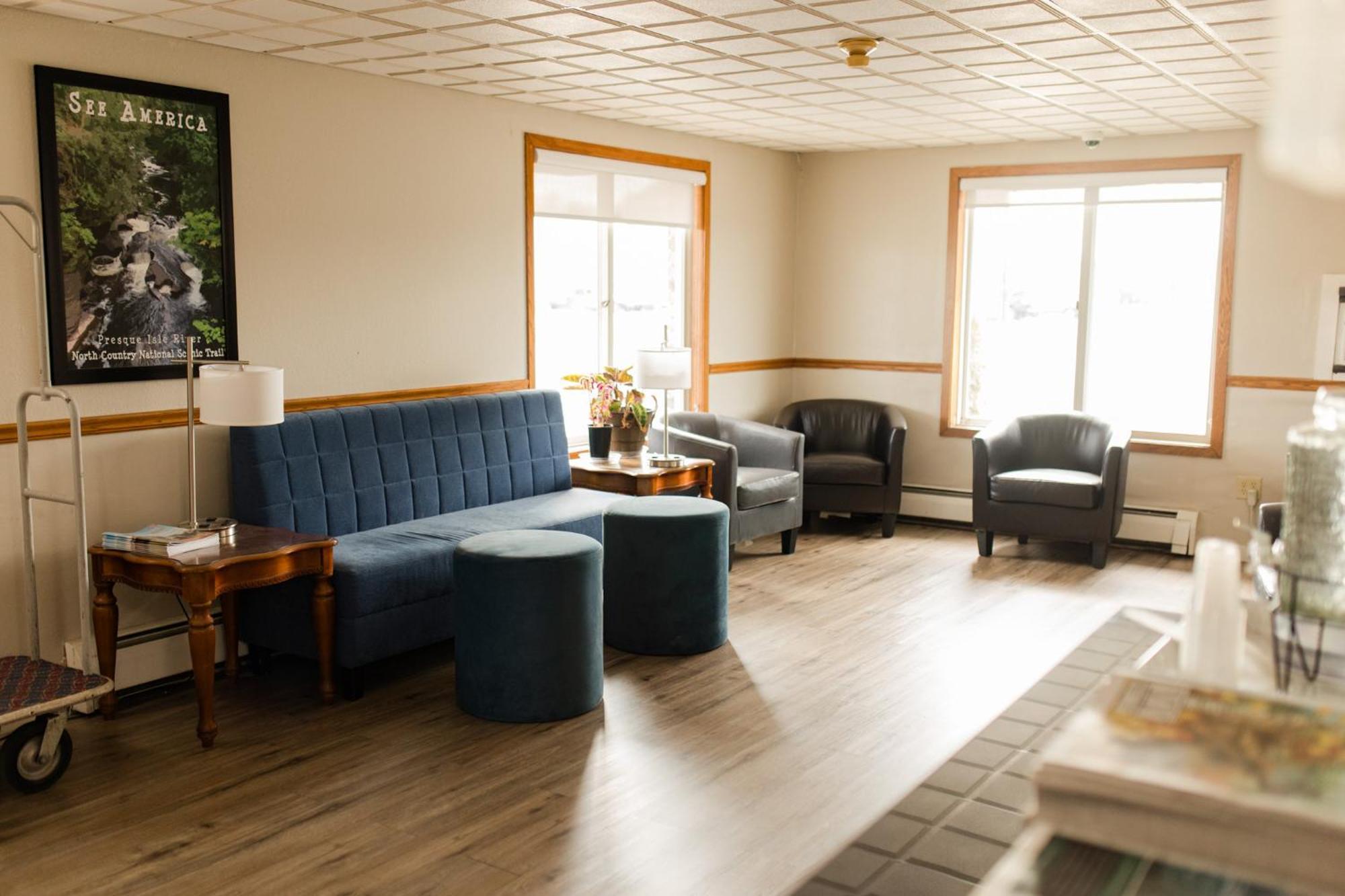 Travelodge By Wyndham Escanaba Buitenkant foto