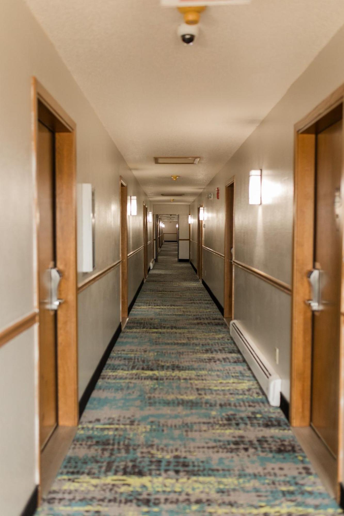 Travelodge By Wyndham Escanaba Buitenkant foto