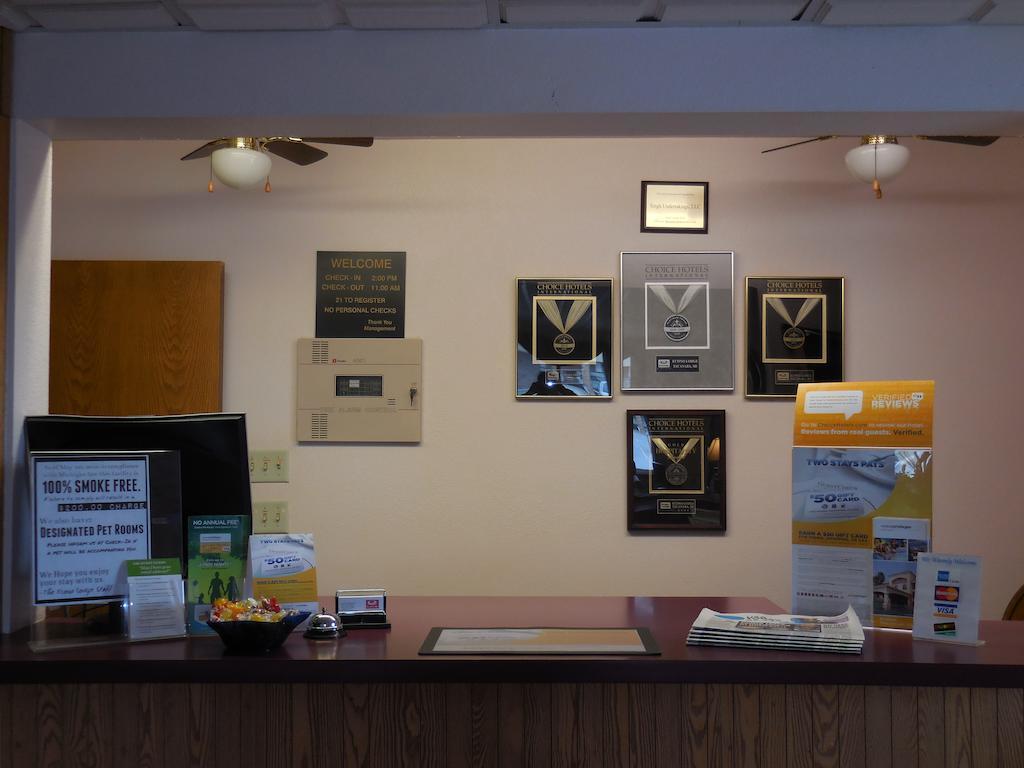 Travelodge By Wyndham Escanaba Buitenkant foto